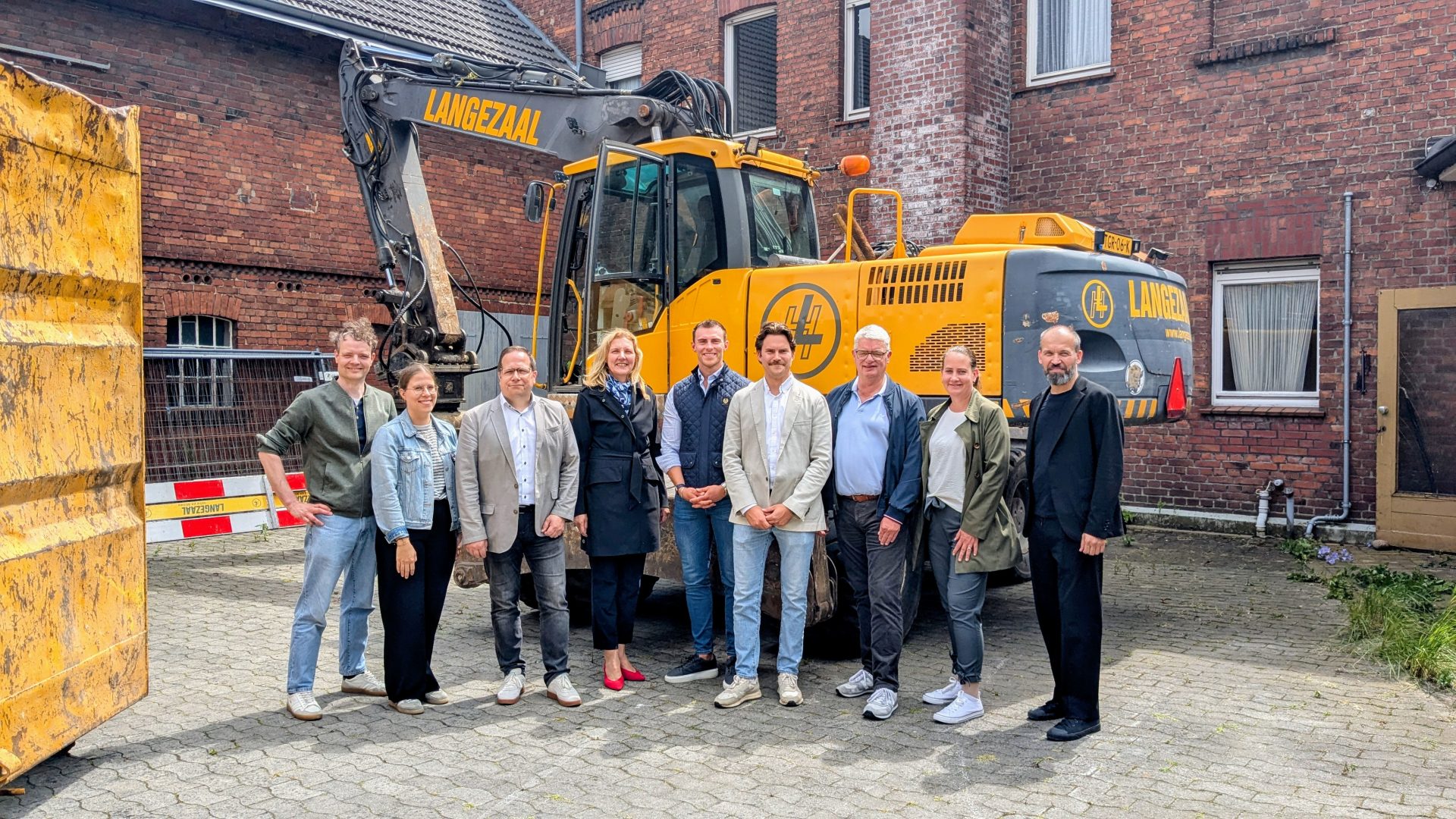 Baustart in Oelde: Rückbau markiert Beginn des Senioren- und Wohnquartiers an der Alten Brennerei Horstmann